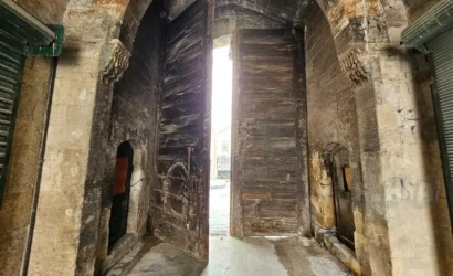 syria-caravans-aleppo-doors